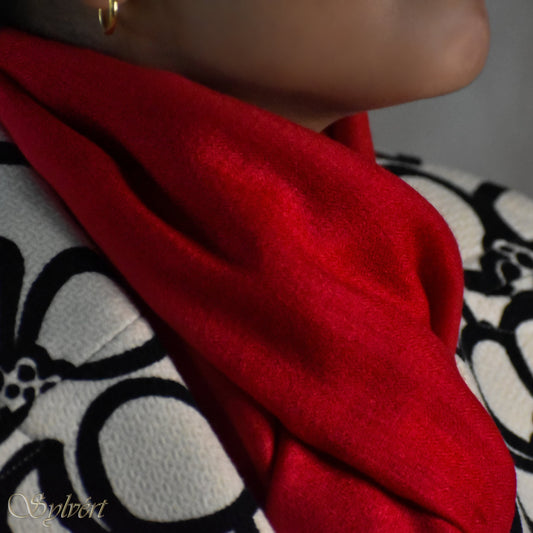 How to Wear a Pashmina Shawl: 7 Stylish Ways for Every Occasion