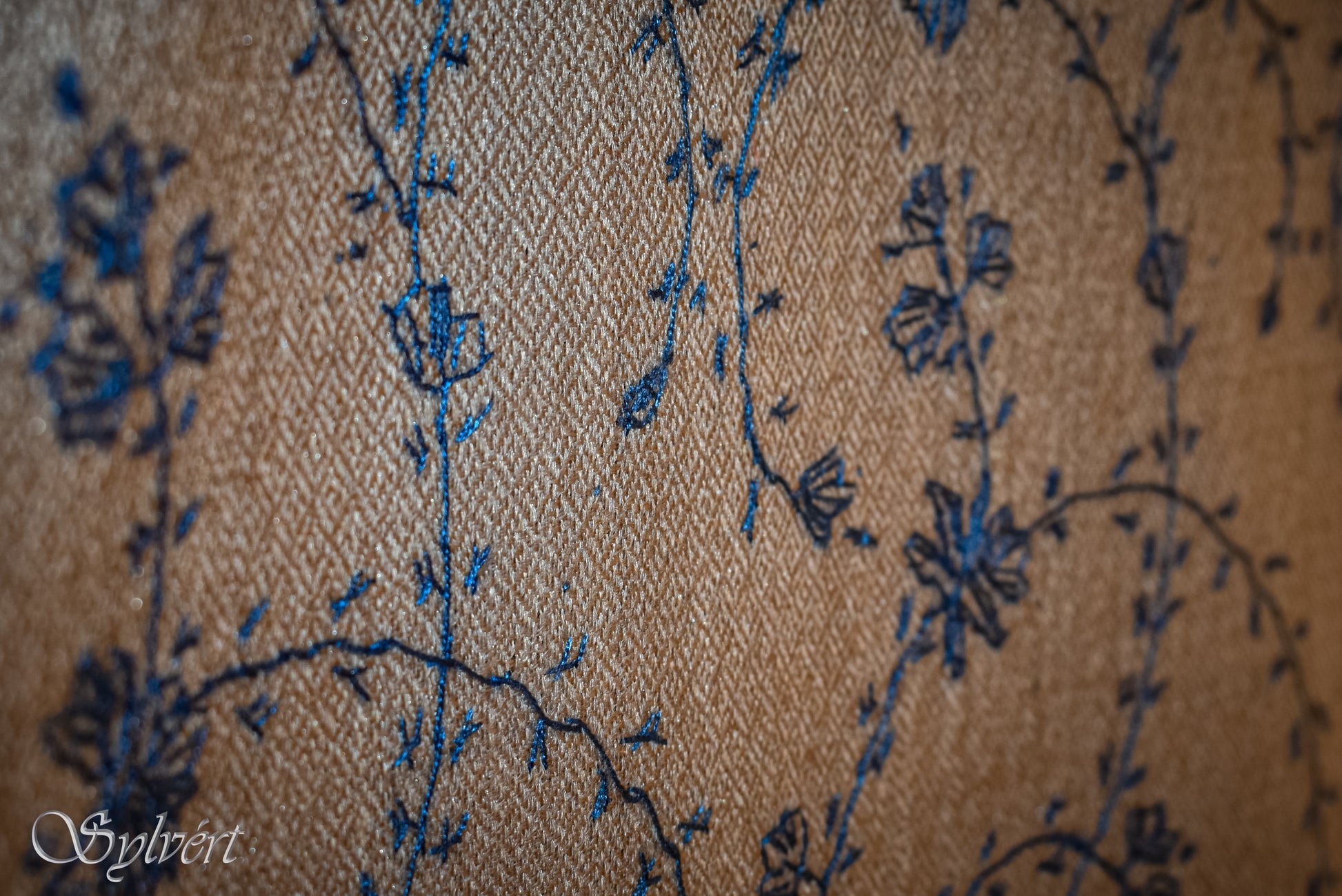 Sylvért, Pashmina, Coronis, Corvios , Jaal, 100% Natural, Vegetable Dye, Luxury, Heritage, Sustainable, slow fashion, quiet luxury. Sylvert. hand made, hand loomed. hand embroidered. hand needle. Piece unique