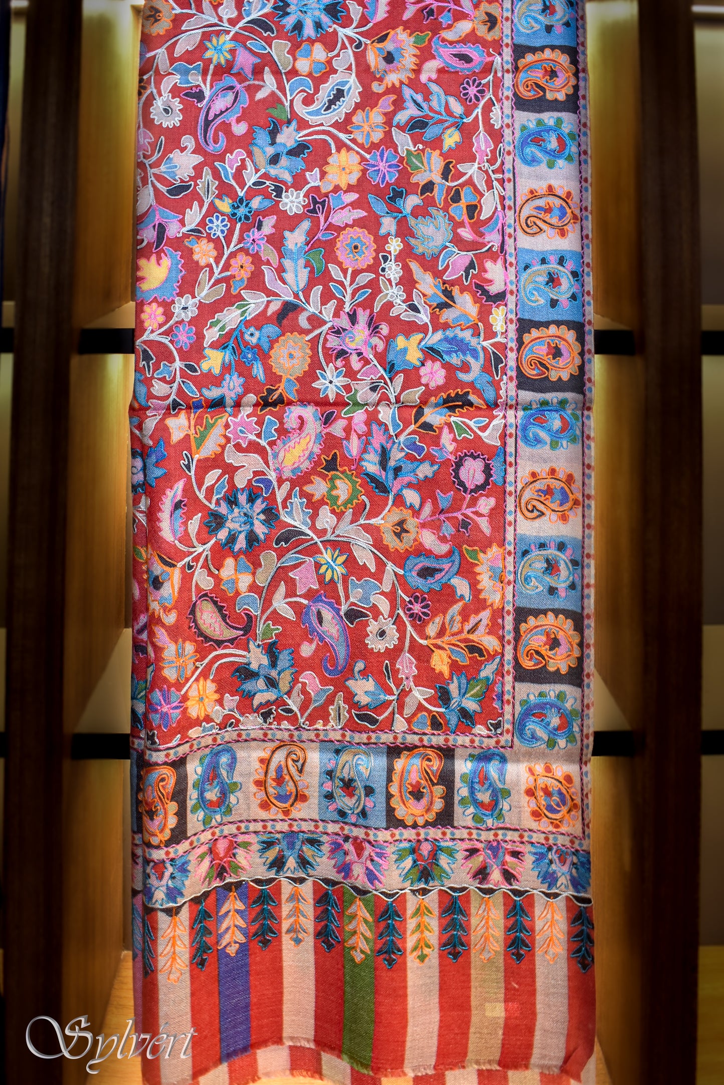 Sylvért, Cashmere, Rivanor, Rivaya, Kalamkari, 100% Natural, Organic Dye, Luxury, Heritage, Sustainable, slow fashion, quiet luxury. Sylvert. Embroidered, 