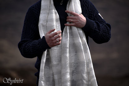 Sylvért, Pashmina, Silk,  Coronis, Coronella Serica, 100% Natural, Vegetable Dye, Luxury, Heritage, Sustainable, slow fashion, quiet luxury. Sylvert. hand made, hand loomed.