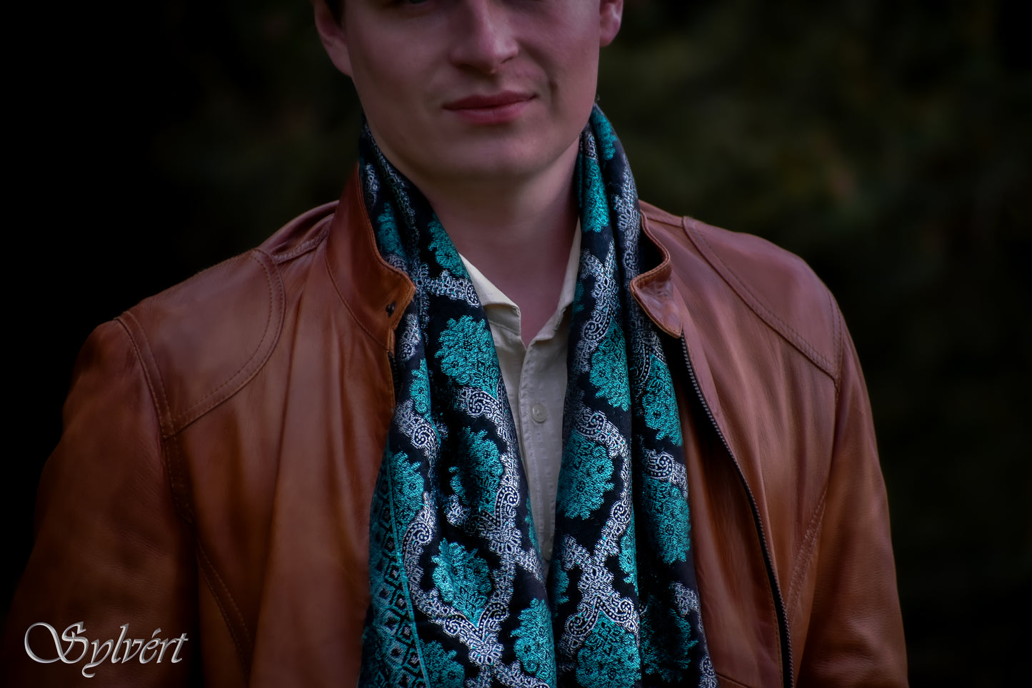 Sylvért, Pashmina, Silk,  Coronis, Coronella Serica, 100% Natural, Vegetable Dye, Luxury, Heritage, Sustainable, slow fashion, quiet luxury. Sylvert. hand made, hand loomed.