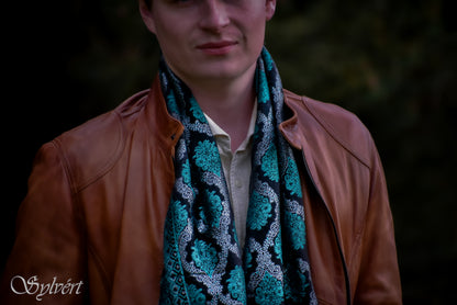 Sylvért, Pashmina, Silk,  Coronis, Coronella Serica, 100% Natural, Vegetable Dye, Luxury, Heritage, Sustainable, slow fashion, quiet luxury. Sylvert. hand made, hand loomed.